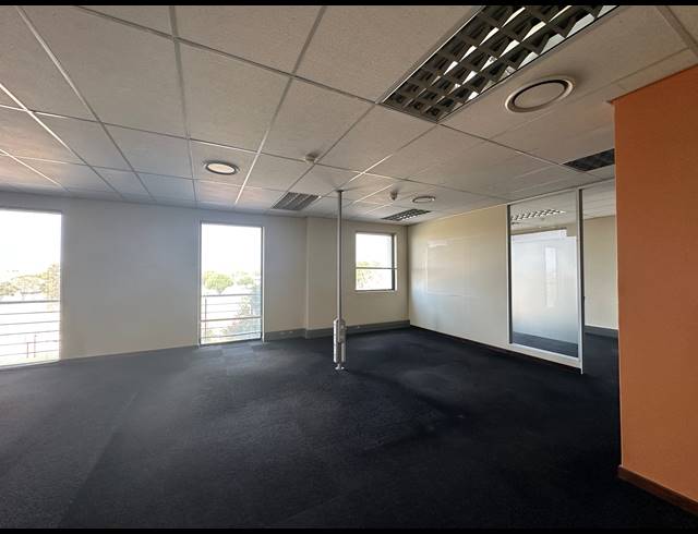 432M² OFFICE TO LET IN ECO PARK ESTATE